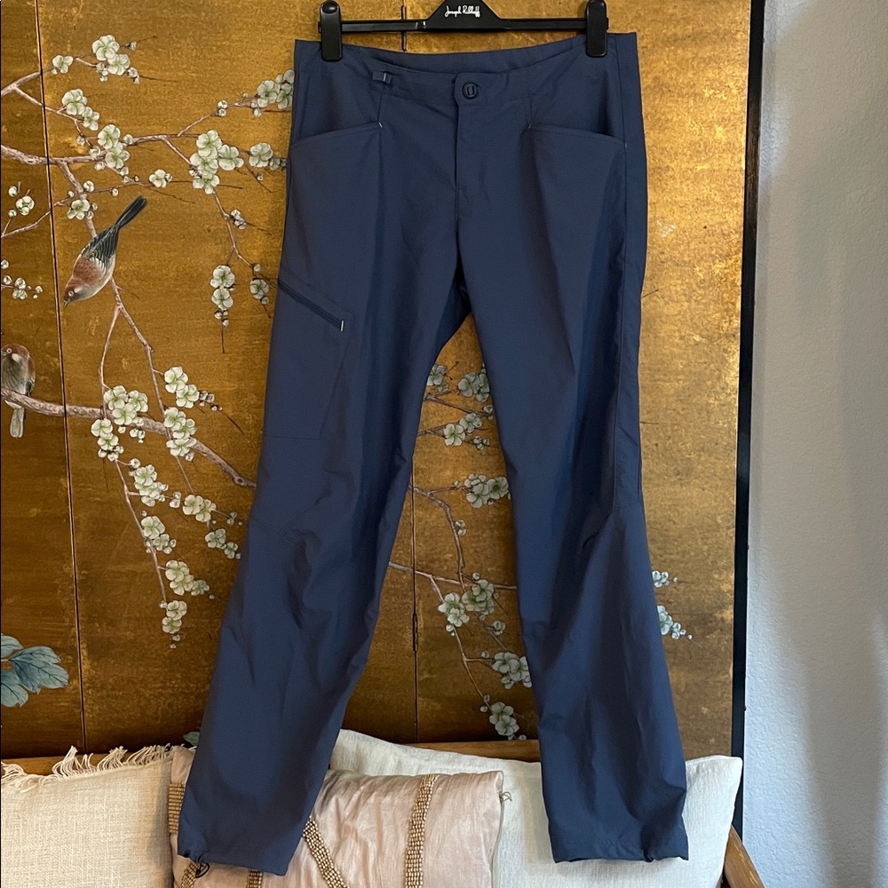 Patagonia Women's RPS Rock Pants in navy- EUC! Size 12